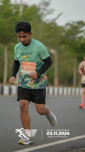 Race photo from Arutmin Borneo Run 2024
