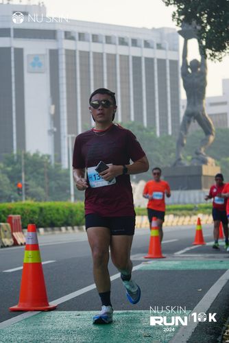Race photo from Nu Skin Run 10K