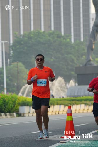Race photo from Nu Skin Run 10K