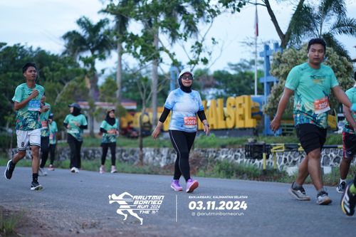 Race photo from Arutmin Borneo Run 2024