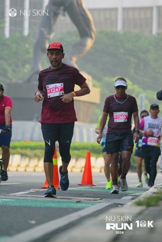 Race photo from Nu Skin Run 10K