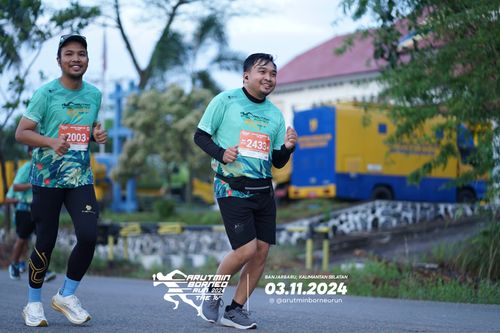 Race photo from Arutmin Borneo Run 2024