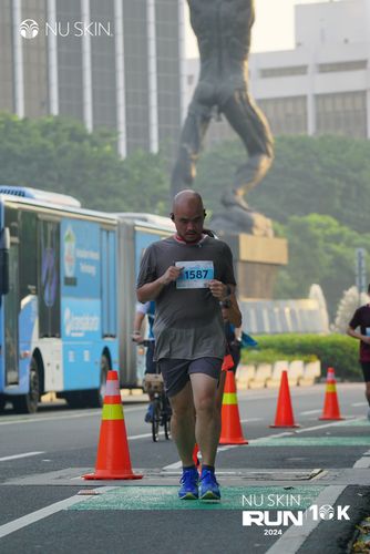 Race photo from Nu Skin Run 10K