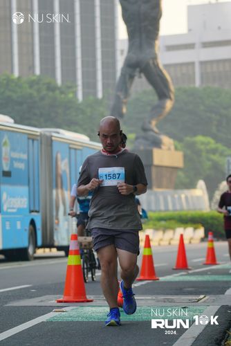 Race photo from Nu Skin Run 10K