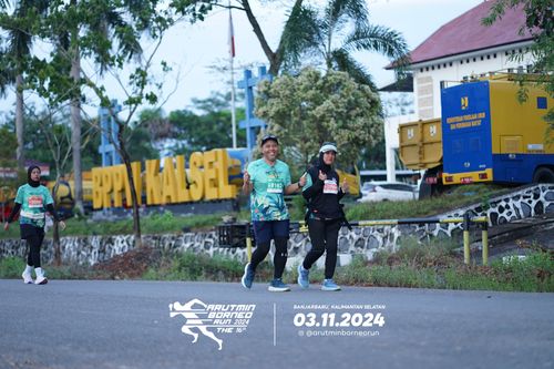 Race photo from Arutmin Borneo Run 2024