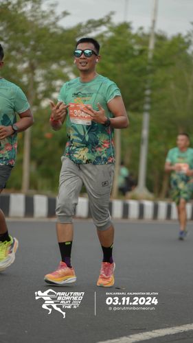 Race photo from Arutmin Borneo Run 2024