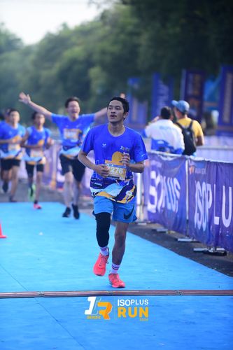 Race photo from Isoplus Run 2024 Surabaya
