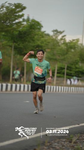 Race photo from Arutmin Borneo Run 2024