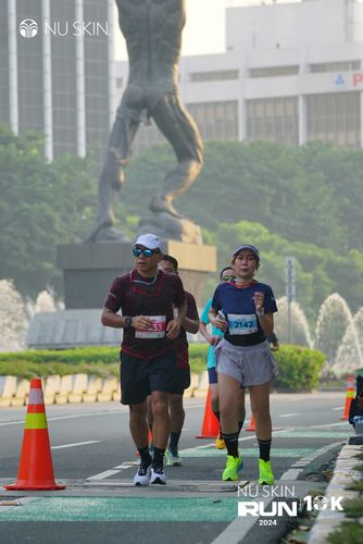 Race photo from Nu Skin Run 10K