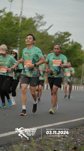 Race photo from Arutmin Borneo Run 2024