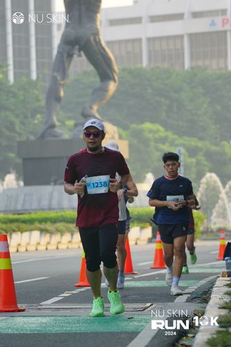 Race photo from Nu Skin Run 10K
