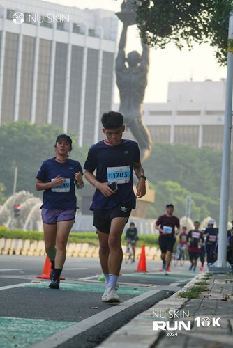 Race photo from Nu Skin Run 10K