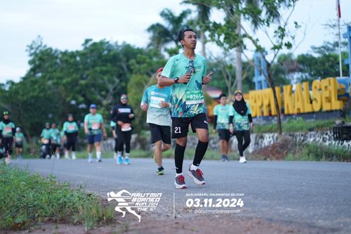 Race photo from Arutmin Borneo Run 2024