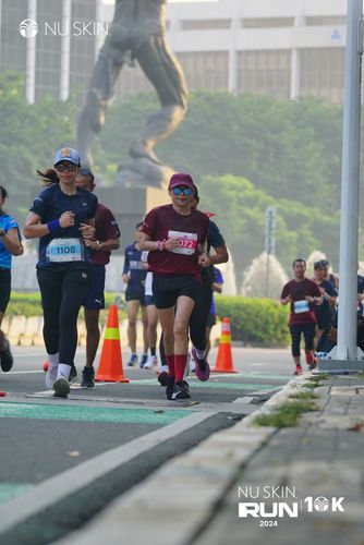 Race photo from Nu Skin Run 10K
