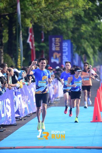 Race photo from Isoplus Run 2024 Surabaya
