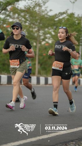 Race photo from Arutmin Borneo Run 2024