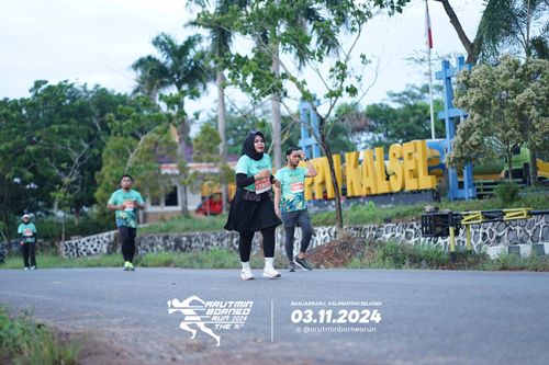 Race photo from Arutmin Borneo Run 2024