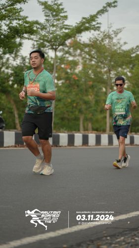 Race photo from Arutmin Borneo Run 2024