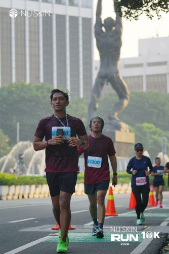 Race photo from Nu Skin Run 10K