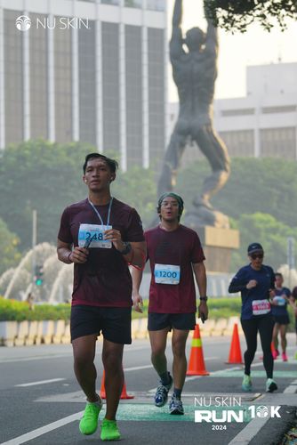 Race photo from Nu Skin Run 10K