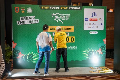 Race photo from Arutmin Borneo Run 2024