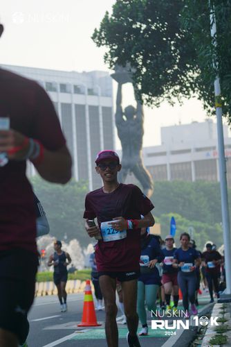 Race photo from Nu Skin Run 10K