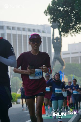Race photo from Nu Skin Run 10K
