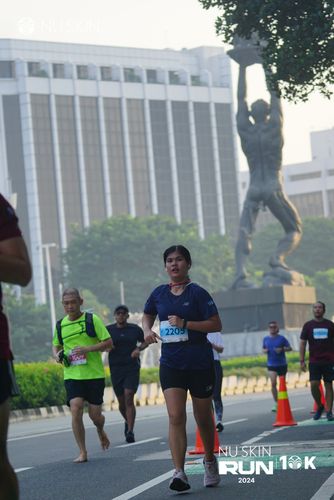 Race photo from Nu Skin Run 10K