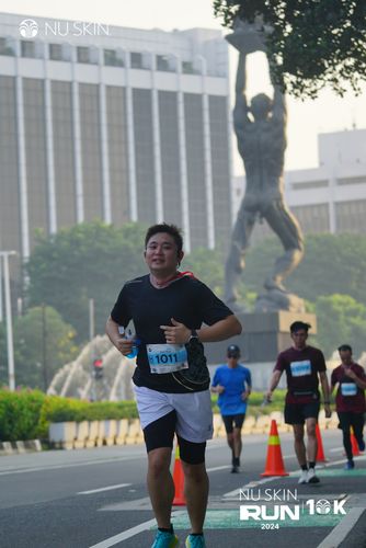 Race photo from Nu Skin Run 10K