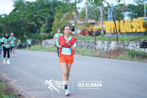 Race photo from Arutmin Borneo Run 2024