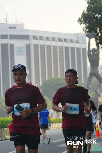 Race photo from Nu Skin Run 10K