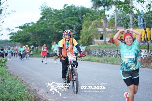 Race photo from Arutmin Borneo Run 2024