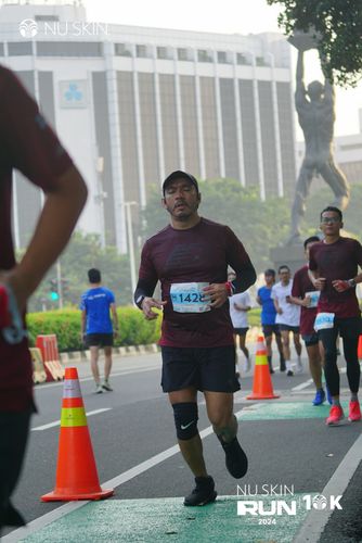 Race photo from Nu Skin Run 10K