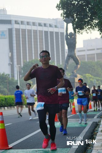 Race photo from Nu Skin Run 10K