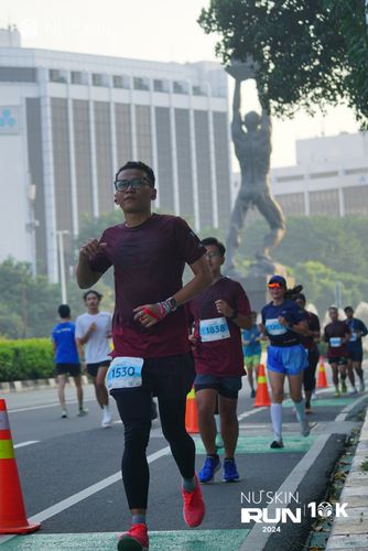 Race photo from Nu Skin Run 10K