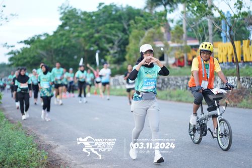 Race photo from Arutmin Borneo Run 2024