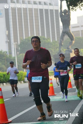 Race photo from Nu Skin Run 10K