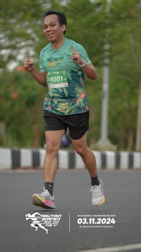 Race photo from Arutmin Borneo Run 2024