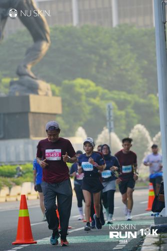 Race photo from Nu Skin Run 10K