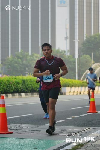 Race photo from Nu Skin Run 10K