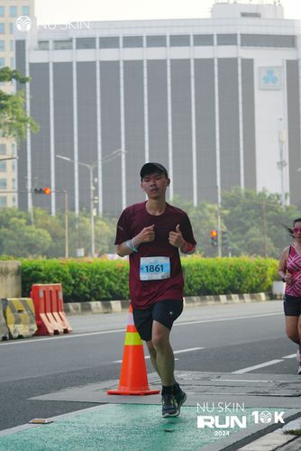 Race photo from Nu Skin Run 10K
