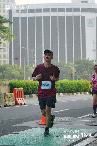 Race photo from Nu Skin Run 10K
