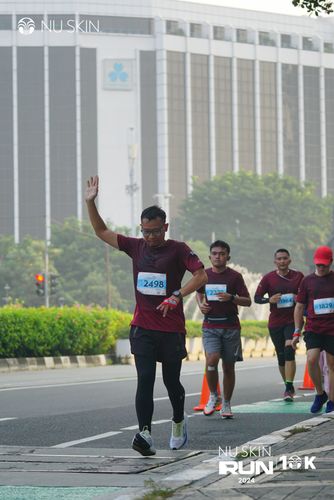 Race photo from Nu Skin Run 10K