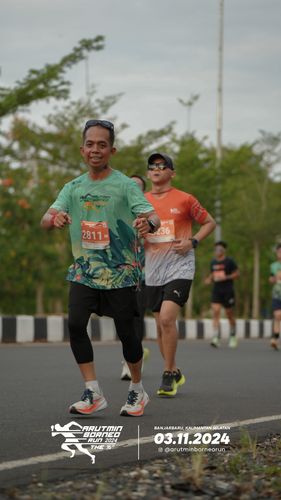 Race photo from Arutmin Borneo Run 2024