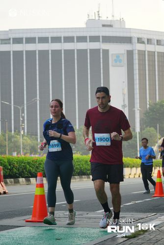 Race photo from Nu Skin Run 10K