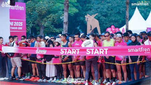 Race photo from Smartfren Run 2025 