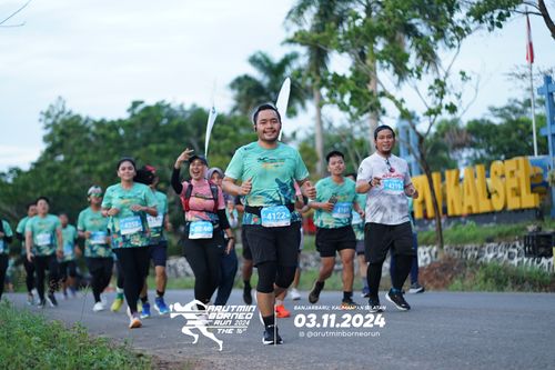 Race photo from Arutmin Borneo Run 2024