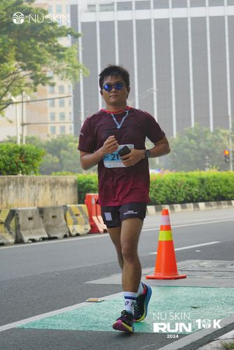 Race photo from Nu Skin Run 10K