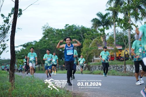 Race photo from Arutmin Borneo Run 2024