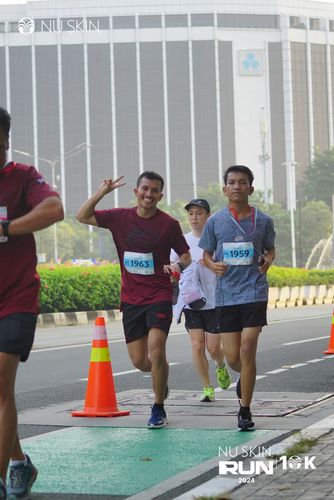 Race photo from Nu Skin Run 10K